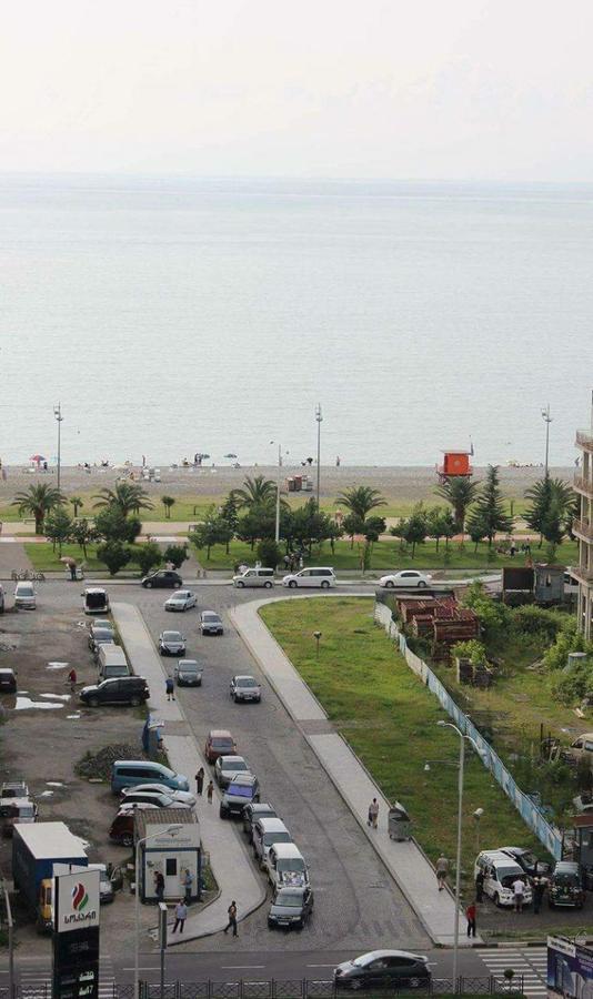 Flat Near The Mcdonald'S Lägenhet Batumi Exteriör bild